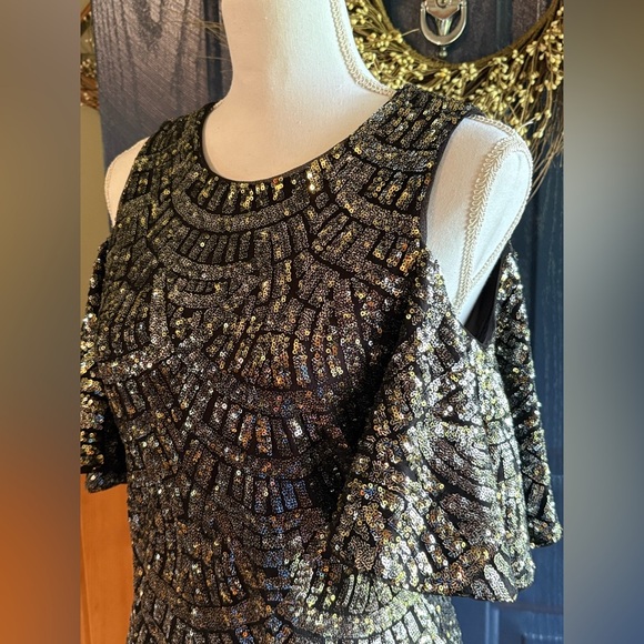 Vince Camuto Black,Gold & Silver Cold Shoulder Sheath Dress. Women’s size 6 - Picture 2 of 13